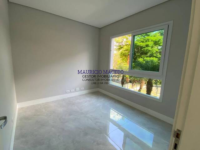 Casa para Venda em Santana de Parnaíba - 5