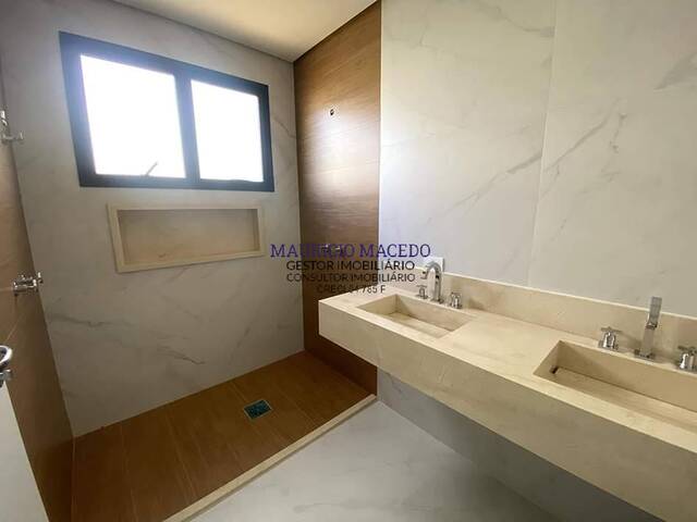 #1905 - Casa para Venda em Santana de Parnaíba - SP