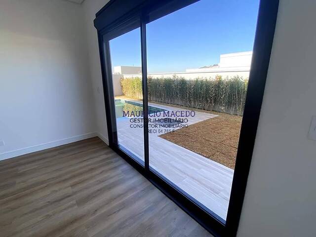 Casa para Venda em Santana de Parnaíba - 4
