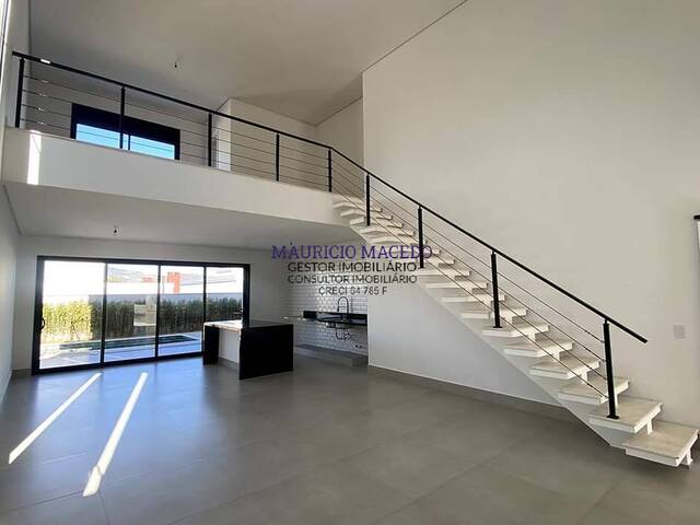 Casa para Venda em Santana de Parnaíba - 5