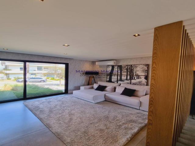 #1906 - Casa para Venda em Santana de Parnaíba - SP