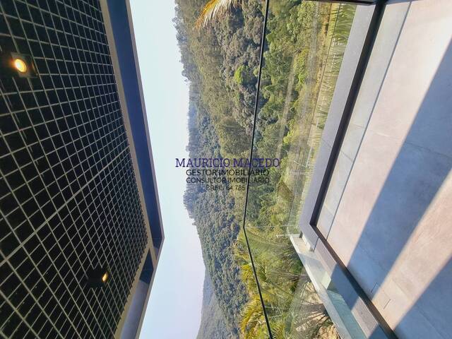 #1906 - Casa para Venda em Santana de Parnaíba - SP