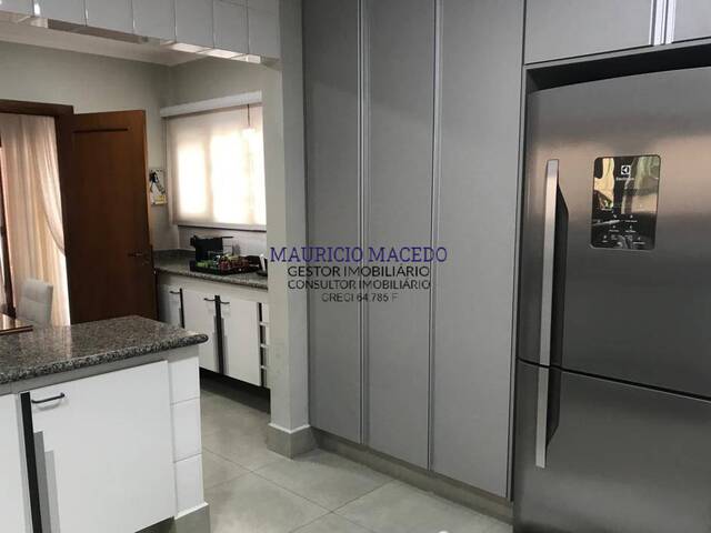 Casa para Venda em Santana de Parnaíba - 4
