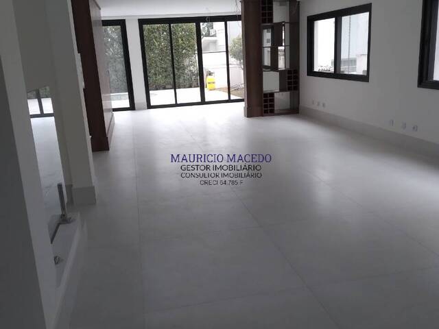 #1942 - Casa para Venda em Santana de Parnaíba - SP