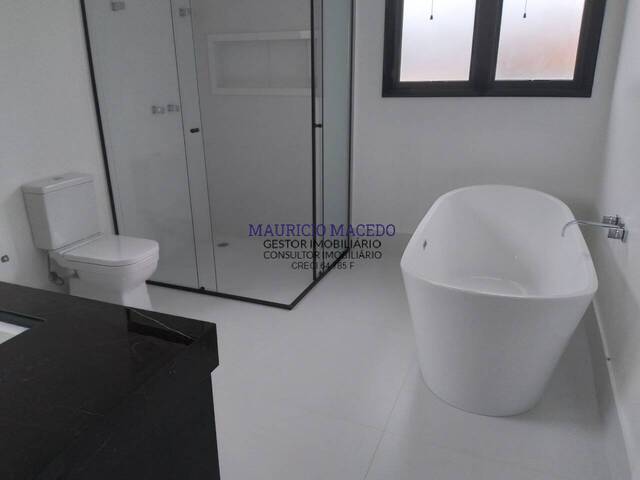 Casa para Venda em Santana de Parnaíba - 4