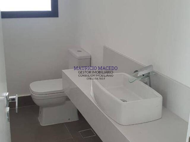 #1967 - Casa para Venda em Santana de Parnaíba - SP