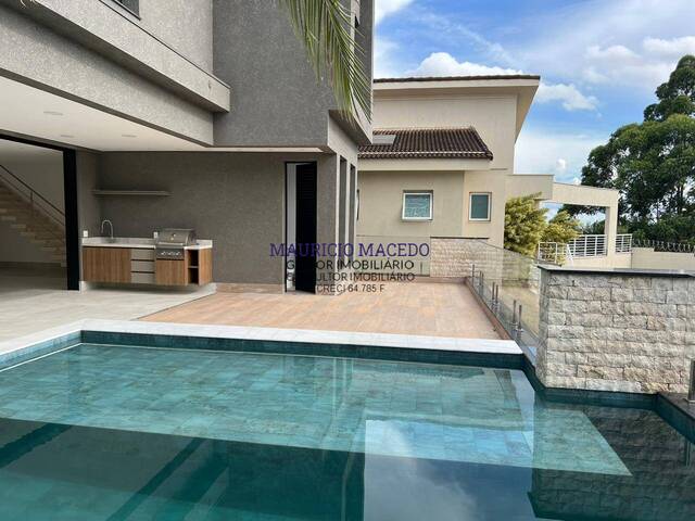 #1993 - Casa para Venda em Santana de Parnaíba - SP