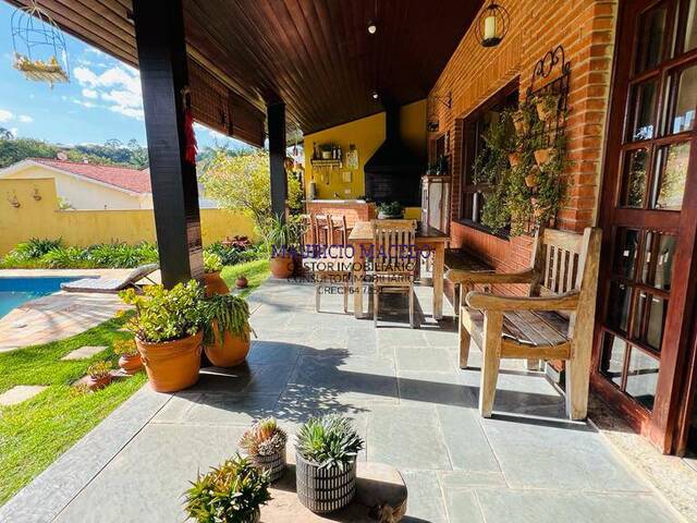 #2005 - Casa para Venda em Santana de Parnaíba - SP