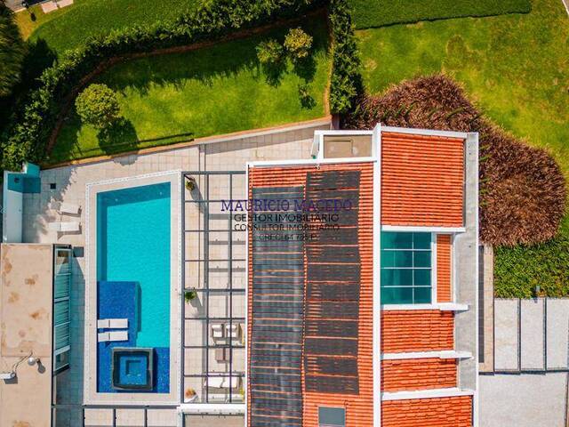 #2010 - Casa para Venda em Barueri - SP