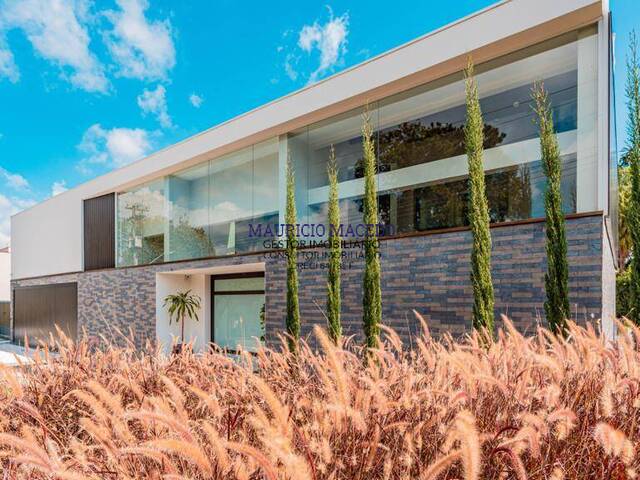 #2010 - Casa para Venda em Barueri - SP