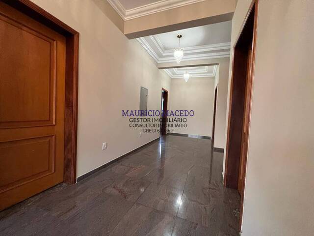 Casa para Venda em Santana de Parnaíba - 3