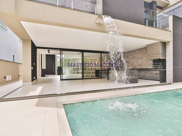 #2047 - Casa para Venda em Santana de Parnaíba - SP