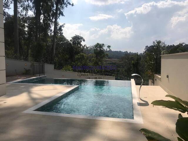 #2048 - Casa para Venda em Santana de Parnaíba - SP