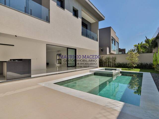 #2051 - Casa para Venda em Santana de Parnaíba - SP