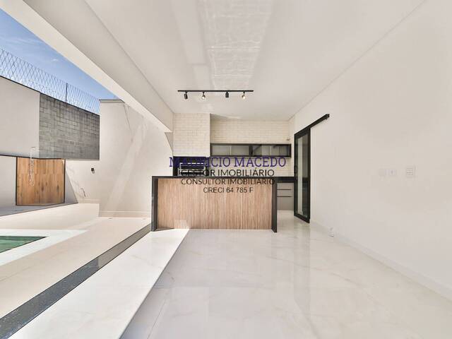 #2051 - Casa para Venda em Santana de Parnaíba - SP