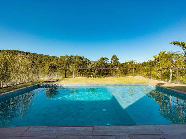#2052 - Casa para Venda em Santana de Parnaíba - SP