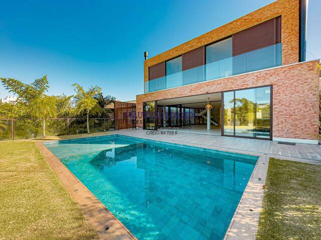 #2052 - Casa para Venda em Santana de Parnaíba - SP