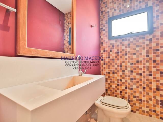 Casa para Venda em Santana de Parnaíba - 5