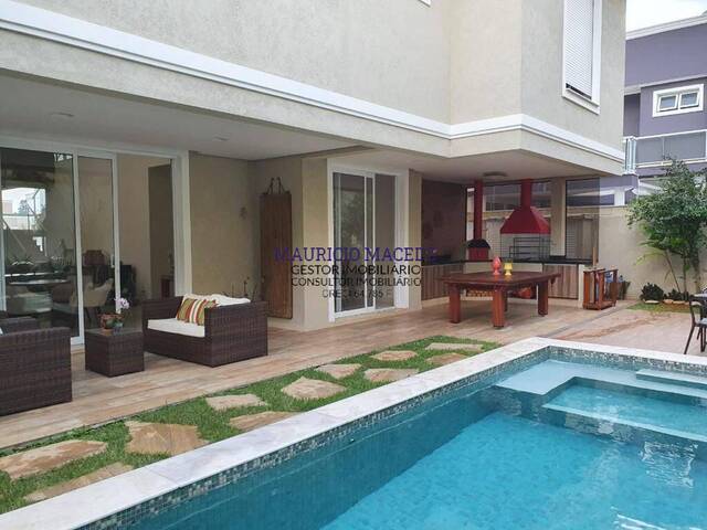 #2024 - Casa para Venda em Santana de Parnaíba - SP