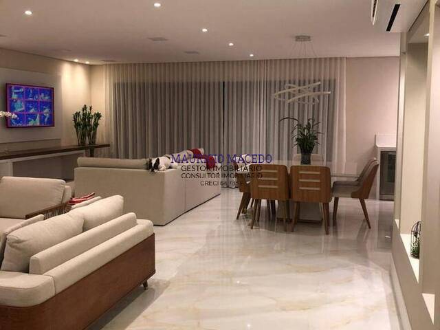 Casa para Venda em Santana de Parnaíba - 3