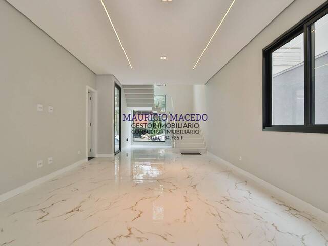 Casa para Venda em Santana de Parnaíba - 5