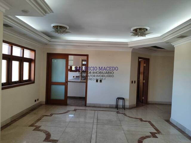 #2104 - Casa para Venda em Santana de Parnaíba - SP