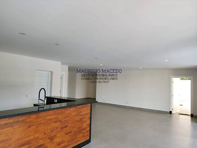 Casa para Venda em Santana de Parnaíba - 5