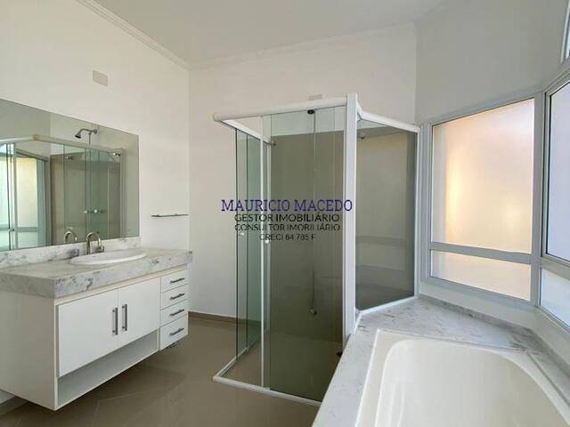 Casa para Venda em Santana de Parnaíba - 3