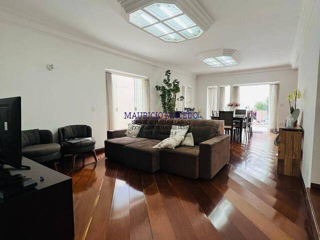 #2123 - Casa para Venda em Santana de Parnaíba - SP