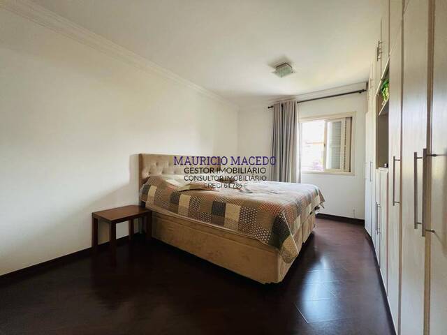 Casa para Venda em Santana de Parnaíba - 4
