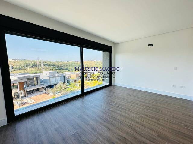 Casa para Venda em Santana de Parnaíba - 5