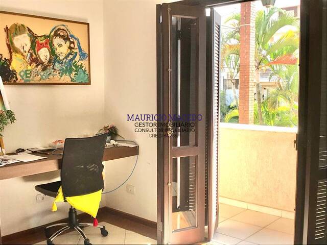 #2169 - Casa para Venda em Santana de Parnaíba - SP