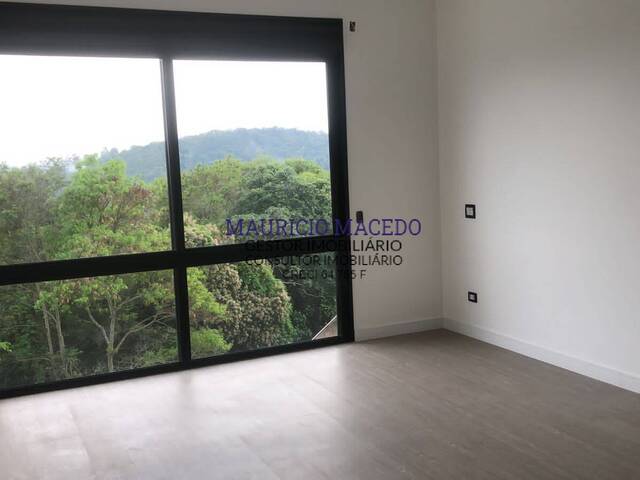 Casa para Venda em Santana de Parnaíba - 4