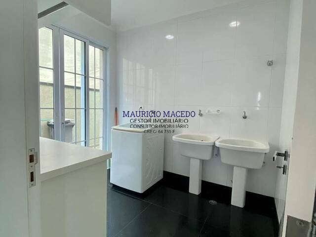 Casa para Venda em Santana de Parnaíba - 3