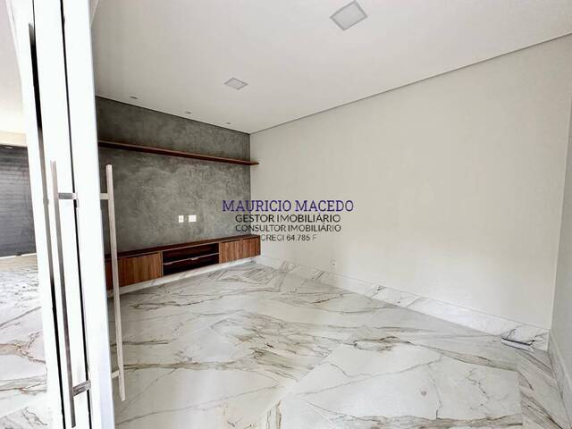 Casa para Venda em Santana de Parnaíba - 5