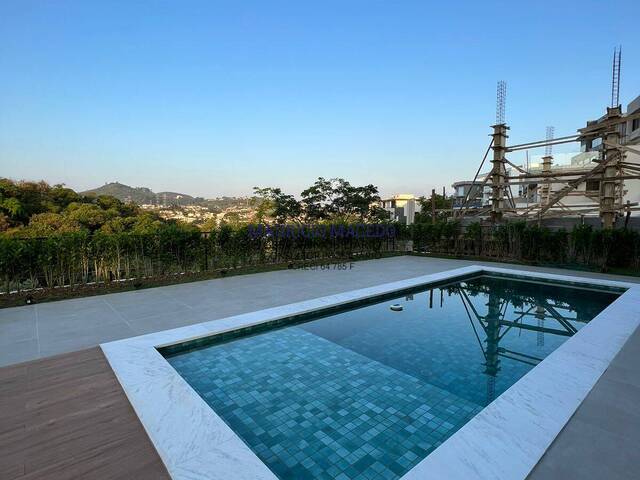 #2192 - Casa para Venda em Santana de Parnaíba - SP