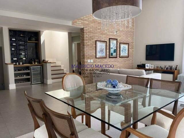 Casa para Venda em Santana de Parnaíba - 5
