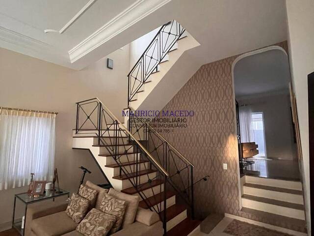 #2242 - Casa para Venda em Santana de Parnaíba - SP