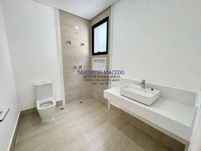 Casa para Venda em Santana de Parnaíba - 5