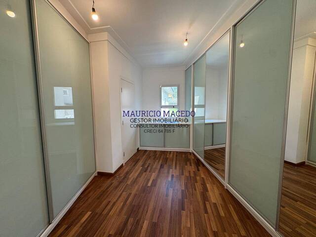 Casa para Venda em Santana de Parnaíba - 3