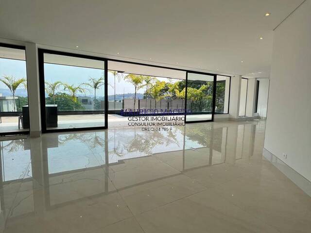 #1728 - Casa para Venda em Santana de Parnaíba - SP