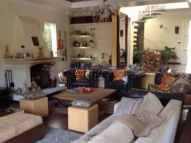 #2296 - Casa para Venda em Santana de Parnaíba - SP