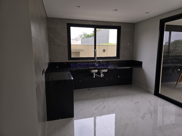 Casa para Venda em Santana de Parnaíba - 4