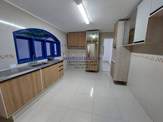 Casa para Venda em Santana de Parnaíba - 4