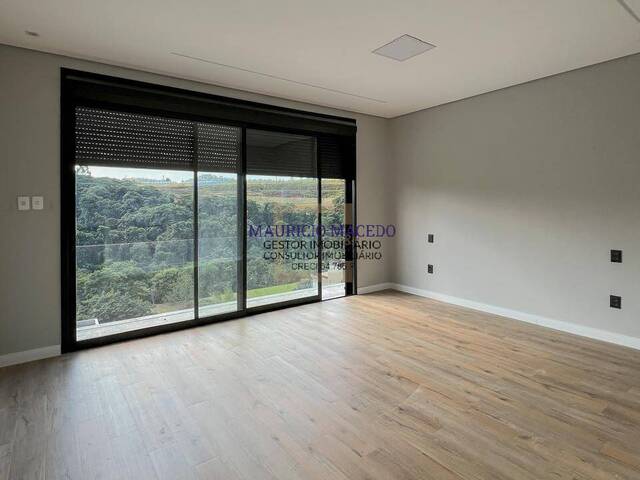 #2096 - Casa para Venda em Santana de Parnaíba - SP