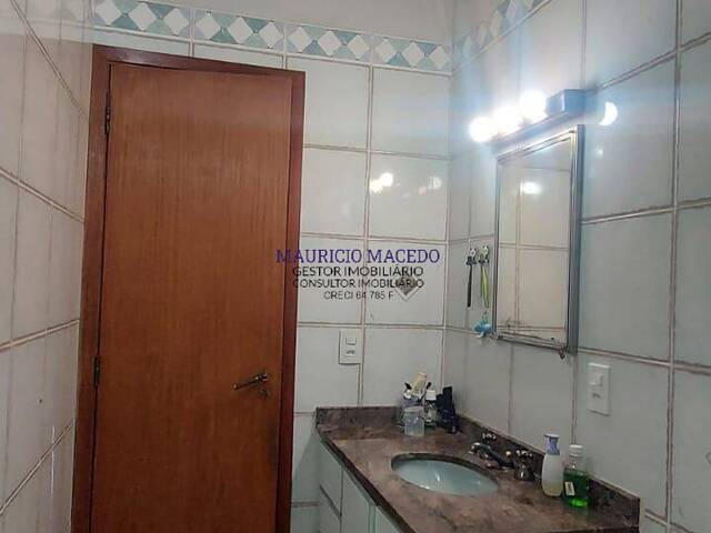 Casa para Venda em Santana de Parnaíba - 5