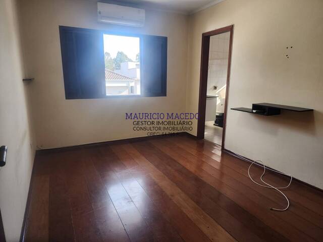 Casa para Venda em Santana de Parnaíba - 5