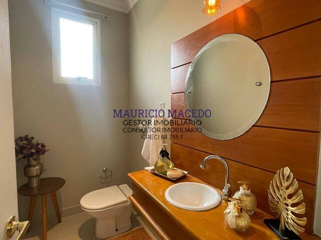 Casa para Venda em Santana de Parnaíba - 4