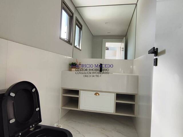 Casa para Venda em Santana de Parnaíba - 4