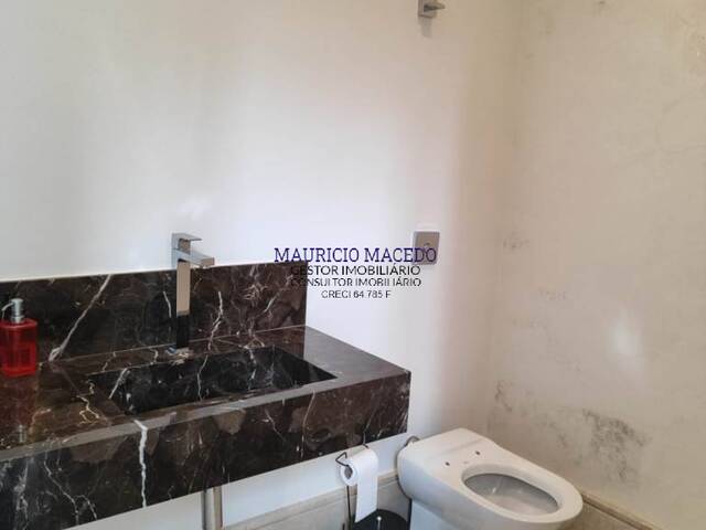Casa para Venda em Santana de Parnaíba - 5